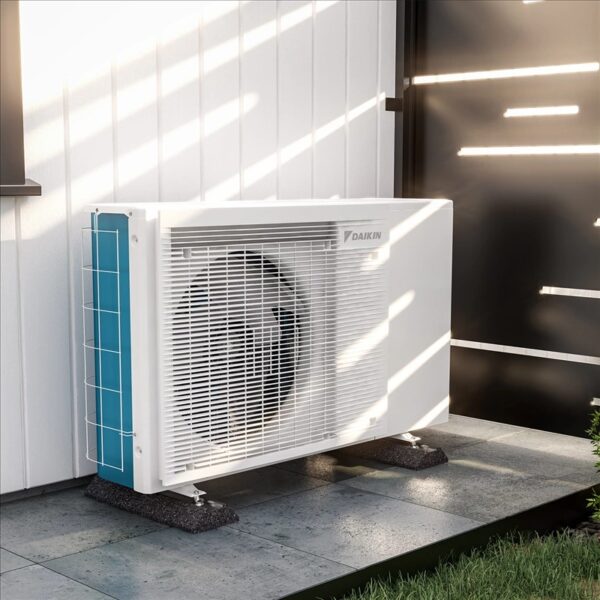 pac-daikin-ebla08e3v3-altherma-3-m-monobloc-r32-9-kw-inverter-chauffage-refroidissement-reversible-1 - KlimaZen